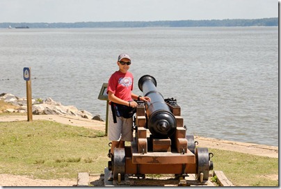 110718289tb Mark with cannon at Jamestown