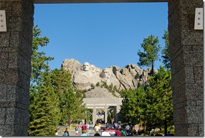 120718817tb Mount Rushmore from entrance